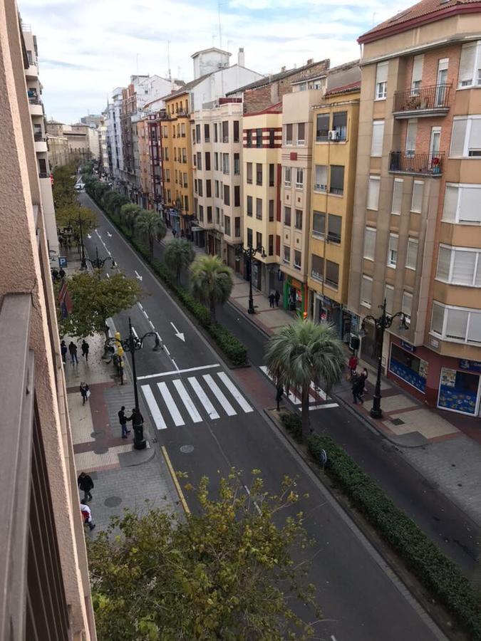 Az El Balcon De Conde De Aranda Lägenhet Zaragoza Exteriör bild